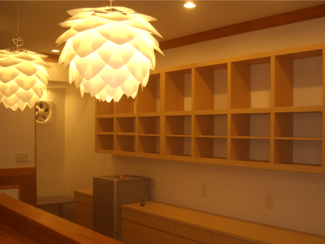 木の安らぎを感じるお店